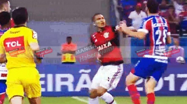 Futbol Sahalarında En Tuhaf ‘Hakem Kandırma’