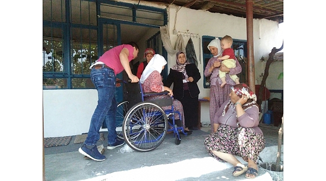 Yunusemre Belediyesi ile tekerlekli sandalyelerine kavuştular
