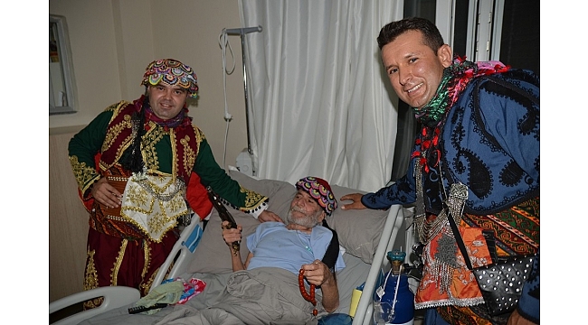 Bakıma muhtaç hastalara zeybek morali