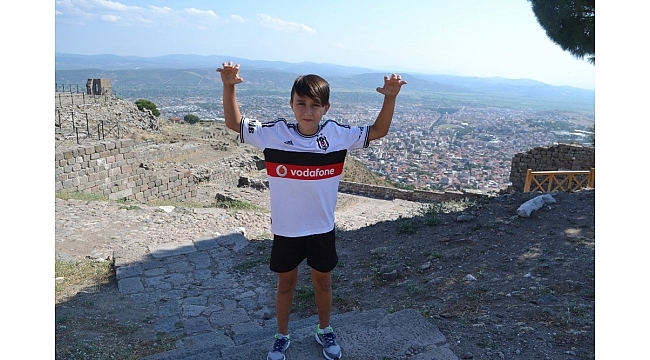 Manisalı 11 yaşındaki oyuncu Beşiktaş&#039;ta forma giyecek
