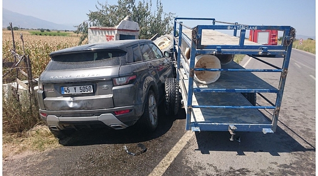 Otomobil ile traktör çarpıştı: 1 yaralı