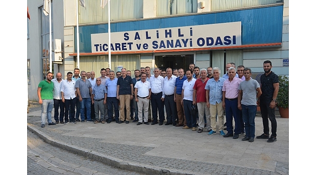 Salihli&#039;de emlakçılar, müteahhitlerle buluştu