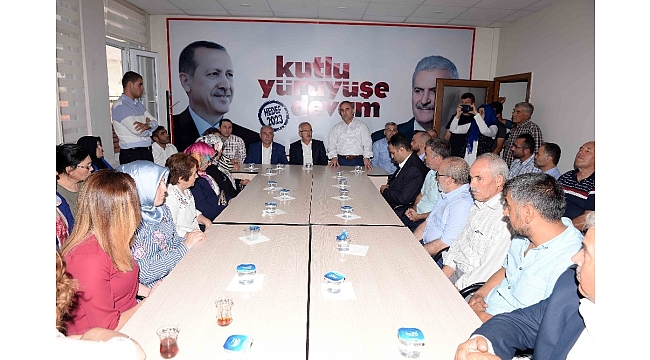 AK Parti Kula ve Gördes'te bayramlaşma töreni