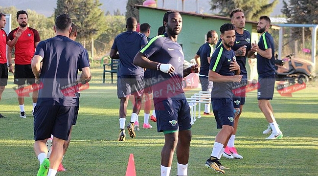 Akhisarspor, Konya deplasmanına çıkıyor