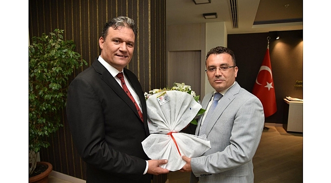 Başkan Ergün Zabıta Haftası'nı pasta keserek kutladı