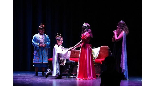 Kursiyerlerden İngilizce gösteri