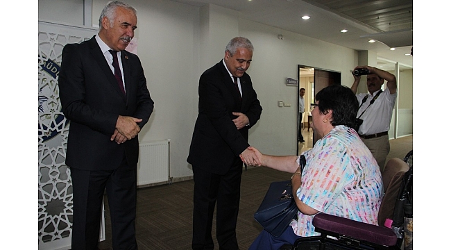 Manisa protokolü bayramlaştı