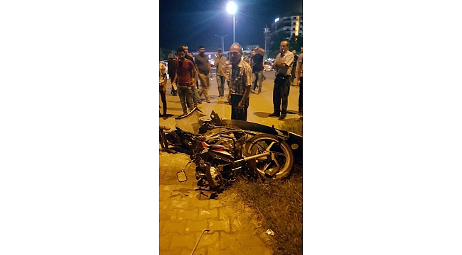 Motosiklet sürücüsünün can verdiği kaza MOBESE kamerasına yansıdı