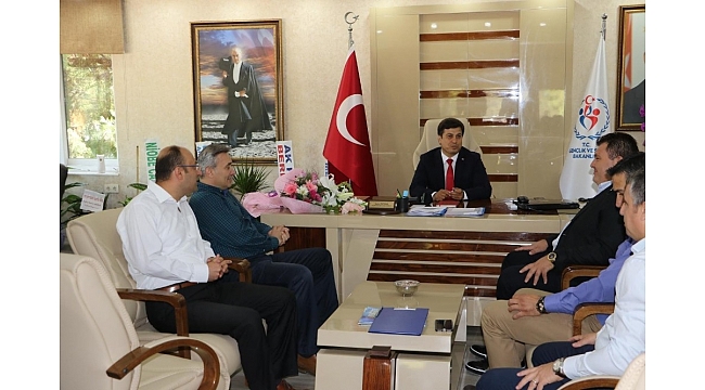 Öztürk, Manisa Büyükşehir Belediyespor yönetimini ağırladı