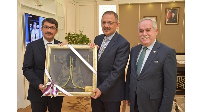 Şehzadeler'in dönüşüm projesi Bakan Özhaseki'ye sunuldu