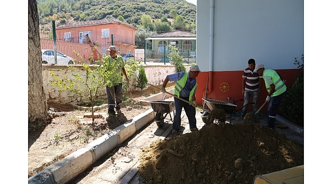 Turgutlu'da okulların çevreleri belediyeyle güzelleşti