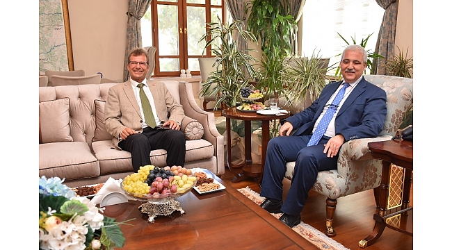 Vali Güvençer, Almanya İzmir Başkonsolosu Lassig'i ağırladı