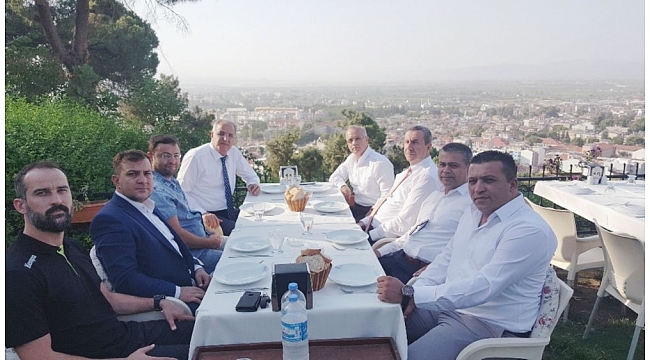 Voleybol Federasyonu Başkanı Üstündağ Salihli'de