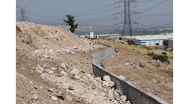 Yunuskent'te istinat duvarları tamamlanıyor