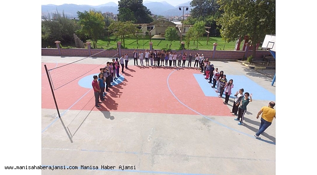 Alaşehir Belediyesi öğrencilerin yüzünü güldürdü