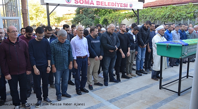 Emrah Serbes&#039;in neden olduğu kazada ölen anne de toprağa verildi