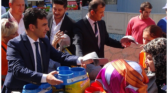 Manisa&#039;da 250 adet mama kabı dağıtıldı