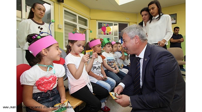 Saruhanlı&#039;da öğrencilere kuru üzüm dağıtıldı