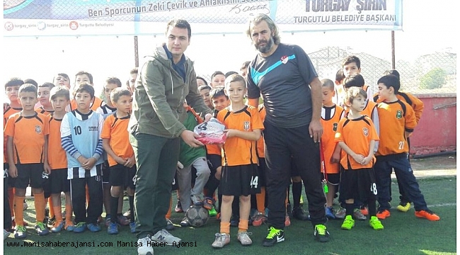 Türkiye 2'ncisi minik futbolculara Başkan Şirin'den destek