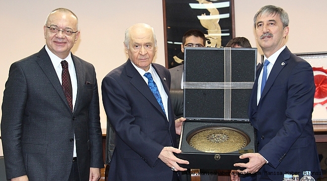 Devlet Bahçeli Turgutlu Belediyesini ziyaret etti