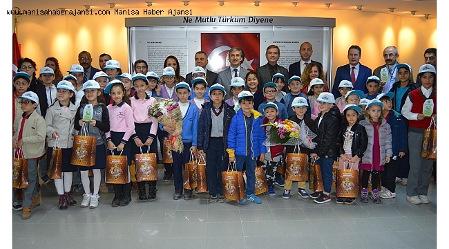 Doğa dostu öğrenciler ödüllendirildi