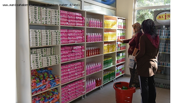 Salihli&#039;de bu bankada para geçmiyor