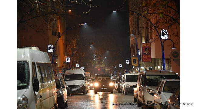 Yunusemre'nin caddeleri ışıl ışıl