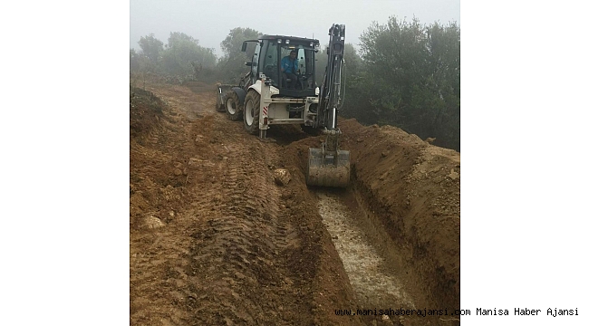 Manisa Batı Kışlada dere temizlik çalışmasına devam ediliyor