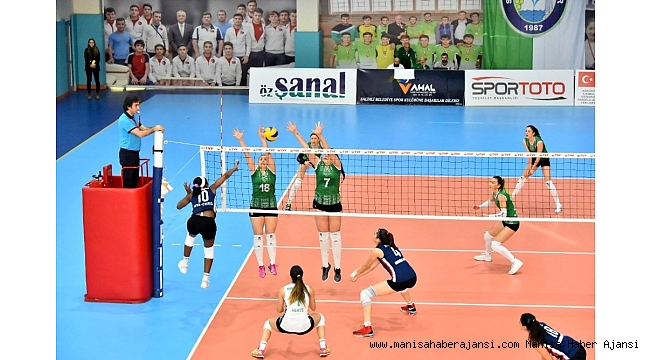 Manisa derbisinde Büyükşehir güldü