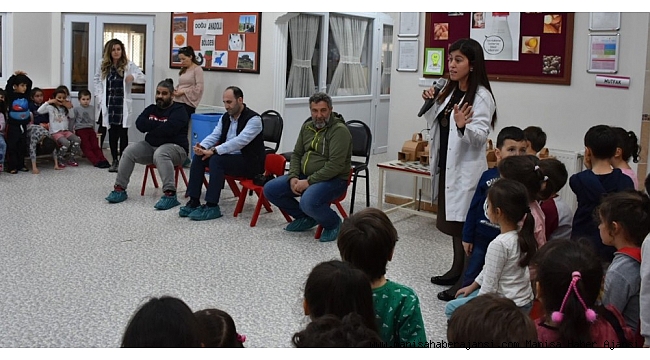 Minik öğrencilerle gazeteciler bir araya geldi