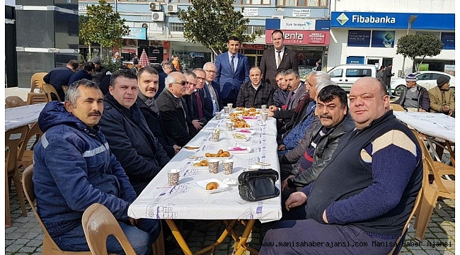 Salihli&#039;de Mehmetçik için lokma dağıttılar