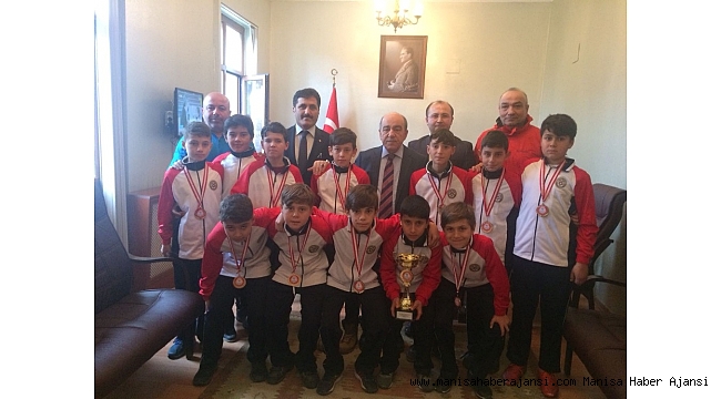 Salihlili öğrencilerden il şampiyonluğu