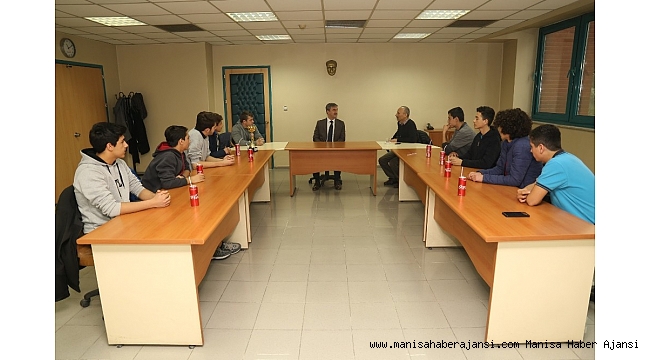 Şampiyonlar sevinçlerini Başkan Şirin ile paylaştı