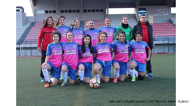 Turgutlu&#039;nun kızları 2. Lige göz kırpıyor