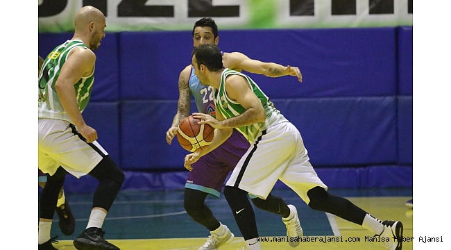 Akhisarlı devler evinde Afyon&#039;u farklı yendi