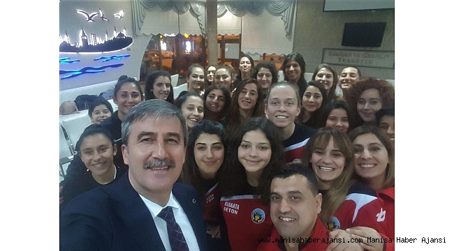 Başkan Şirin&#039;den kadın futbol takımına destek