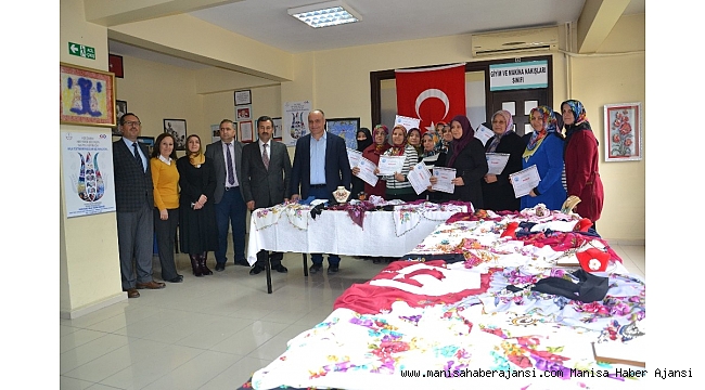 İğne oyası kursiyerlerinin ürünleri sergilendi