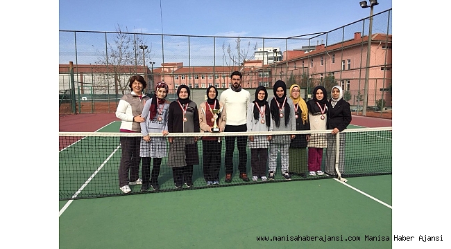 İmam Hatipli kızlar teniste Manisa şampiyonu oldu