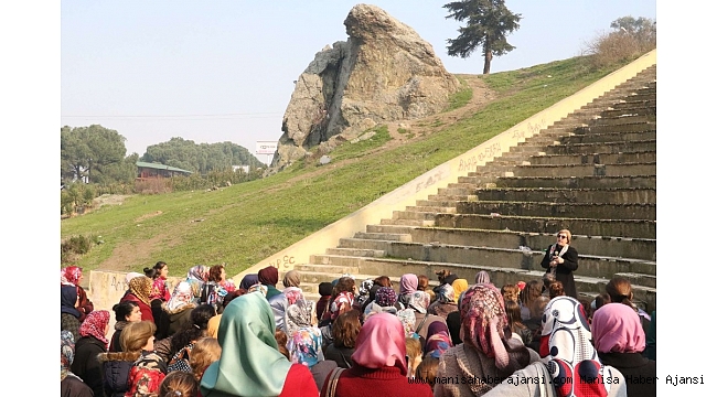Kadınlar Manisa&#039;yı gezdi