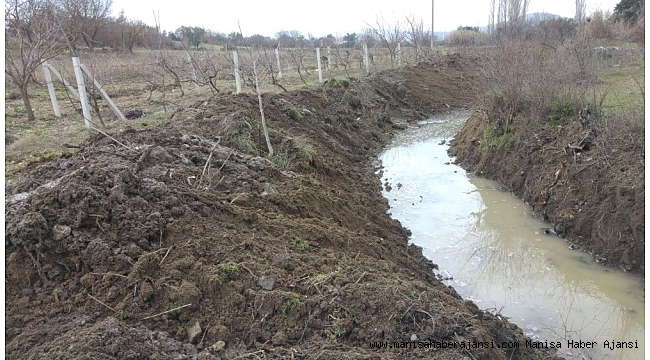 Osmancalı&#039;da dere temizlik çalışması başladı