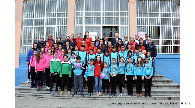 Salihli'nin sultanları, öğrencilerle buluştu