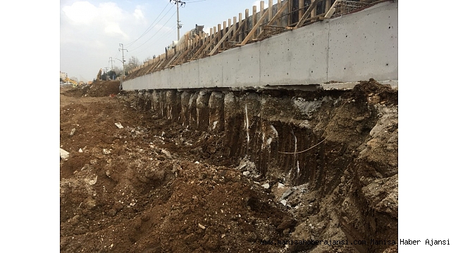 Turgutlu köprülü kavşağında çalışmalar devam ediyor