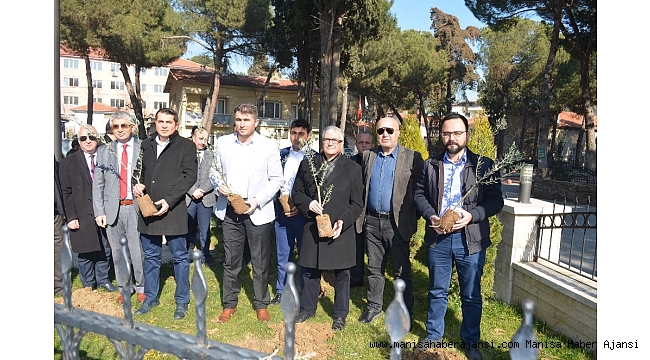 Zeytin Dalı Harekatına zeytin fidanı dikerek destek oldular