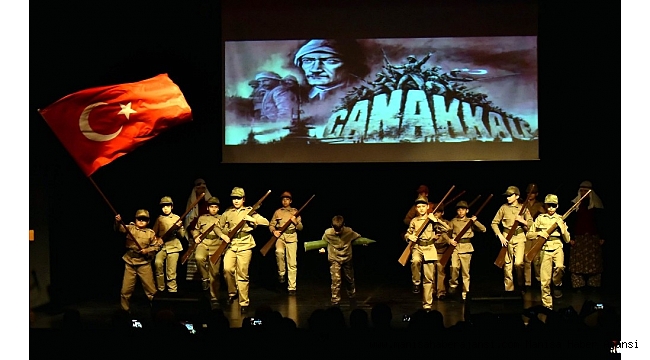 'Bir destandır Çanakkale' gösterisi duygulandırdı