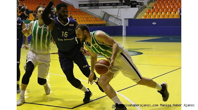 Akhisar Belediyespor evinde lideri devirdi