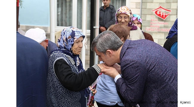 Başkan Şirin, huzurevinde kalan yaşlılarla buluştu
