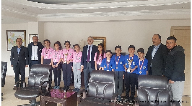 Kaymakam Güven il ikincisi badminton takımını ağırladı