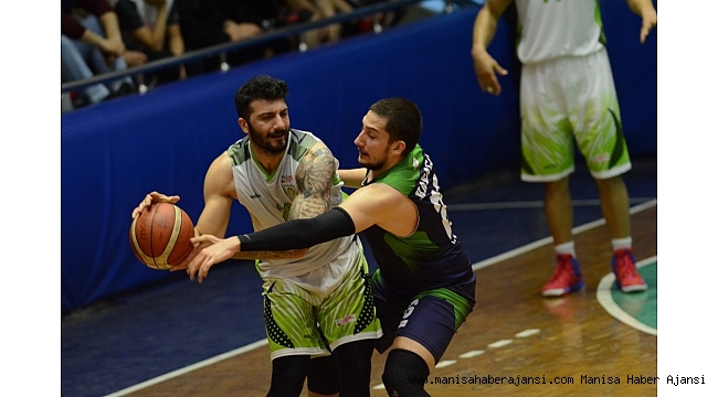 Manisa Büyükşehir&#039;in dev adamlarından farklı galibiyet