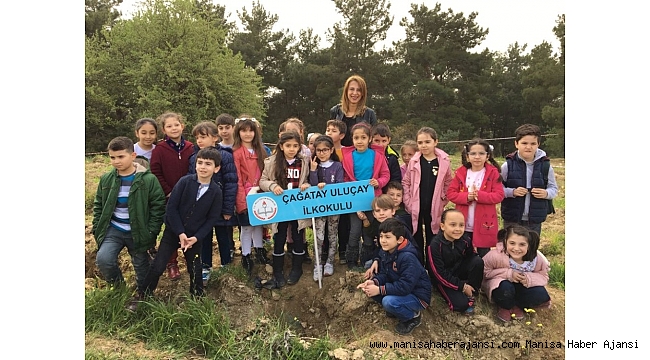 Minikler baharın coşkusunu fidan dikerek yaşadı