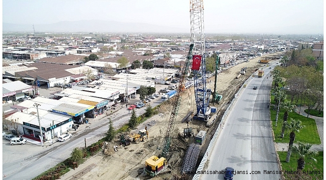 Salihli&#039;nin kavşağı sorunsuz ilerliyor